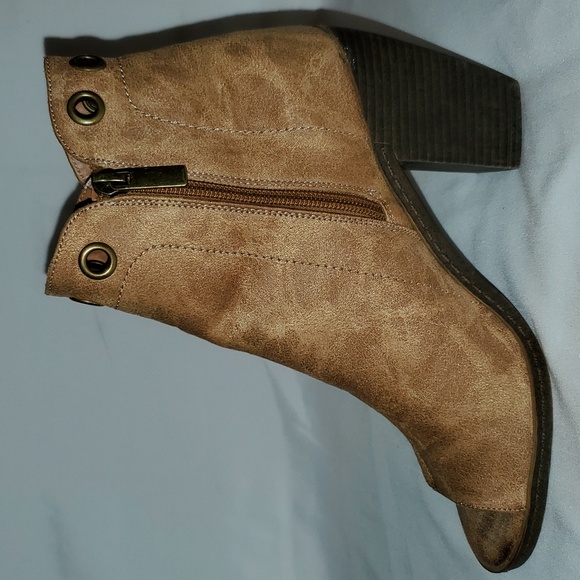 Vintage 93 Gina Peep Toe Ankle Boot - Picture 5 of 7